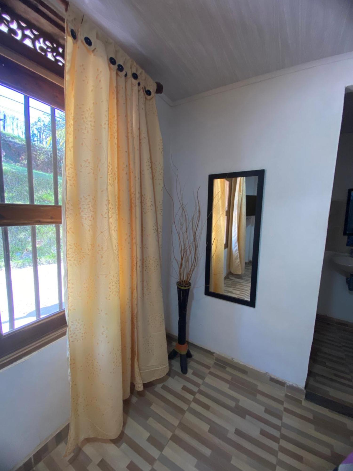 Guatapé Oak Tree Houseゲストハウス エクステリア 写真
