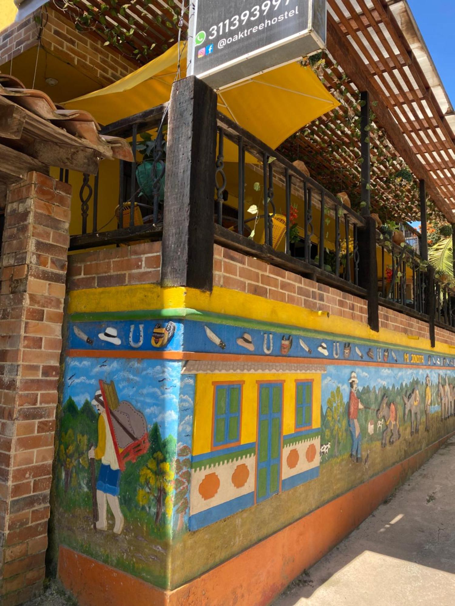Guatapé Oak Tree Houseゲストハウス エクステリア 写真
