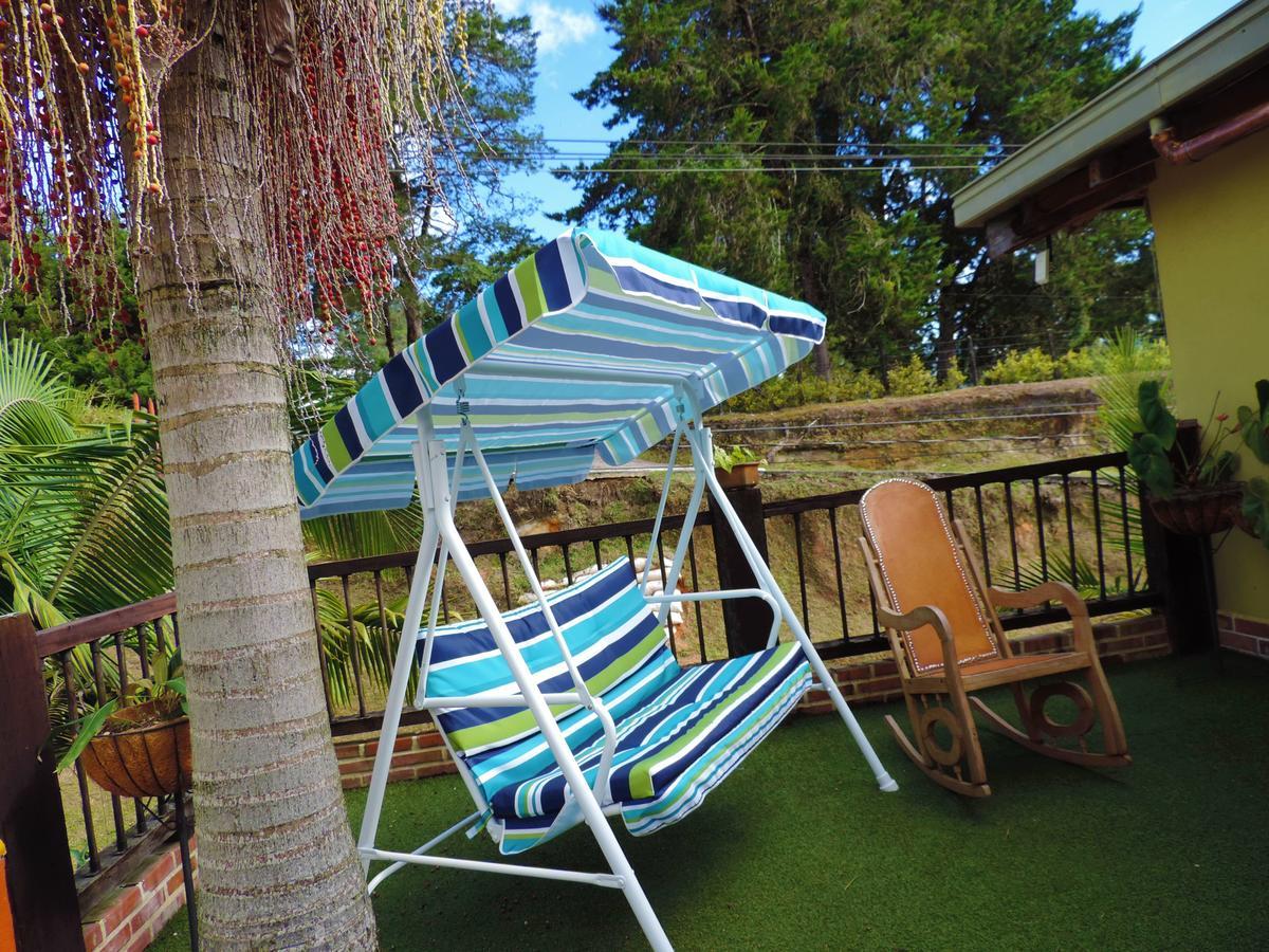Guatapé Oak Tree Houseゲストハウス エクステリア 写真