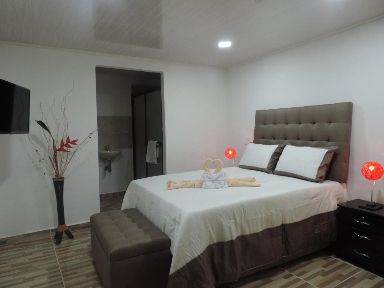Guatapé Oak Tree Houseゲストハウス エクステリア 写真